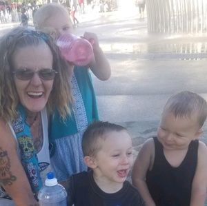 Meet your Posher, Shelly flash